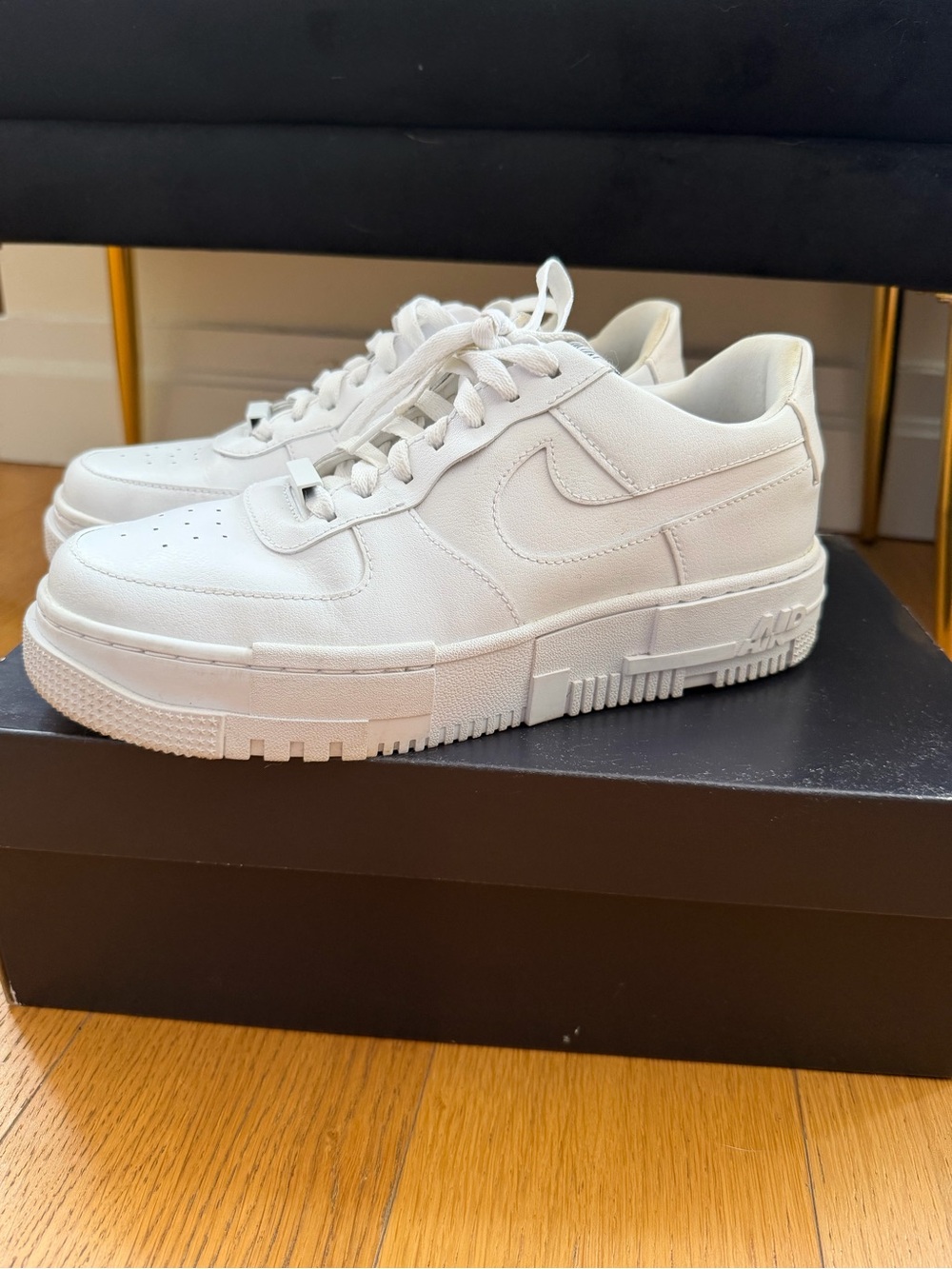 Nike Women's Air Force 1 Pixel Sneakers - White Sz 9 - Used - Picture 4 of 14